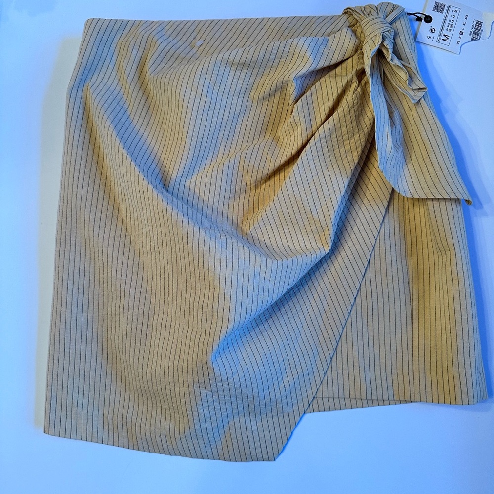 Zara Tan Striped Mini Skirt with Bow